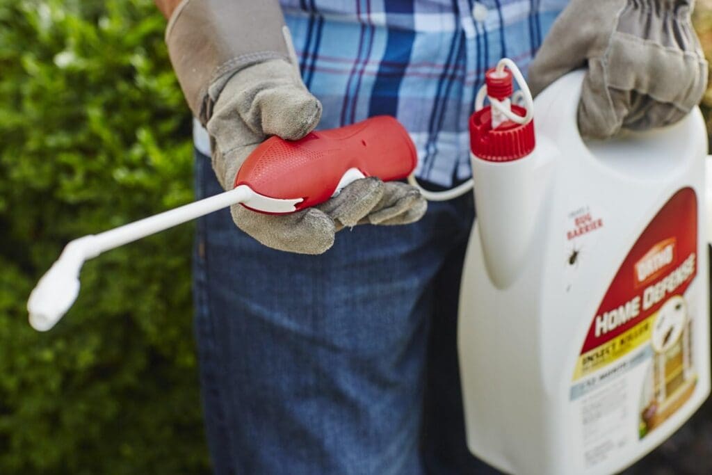 Ortho Home Defense MAX Insect Killer for Indoor  Perimeter1 with Comfort Wand - Kills Ants, Cockroaches, Spiders, Fleas, Ticks  Other Listed Bugs, Creates a Bug Barrier, 1.1 gal.